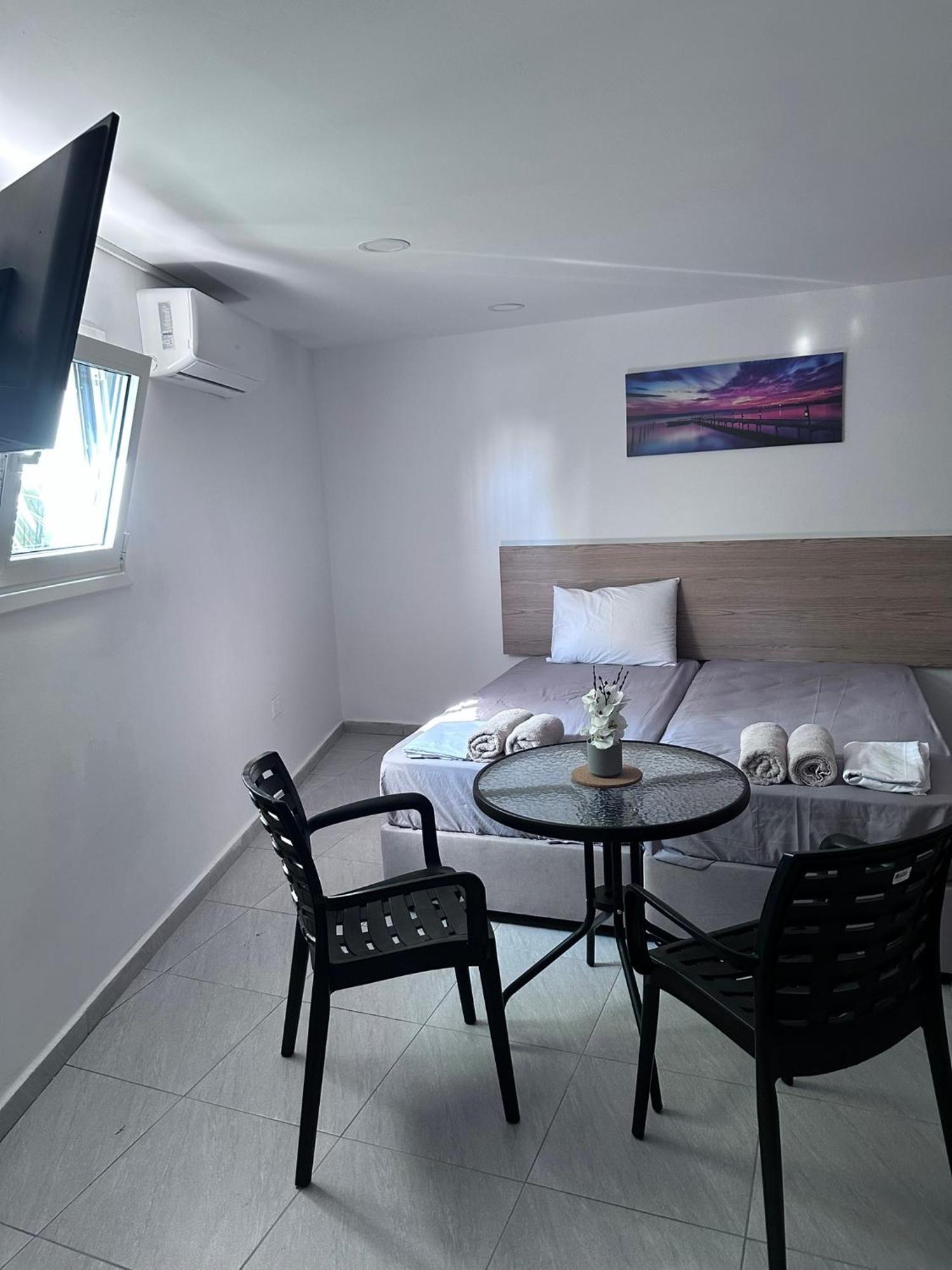 Ivi Apartments Ajía Nápa Eksteriør bilde